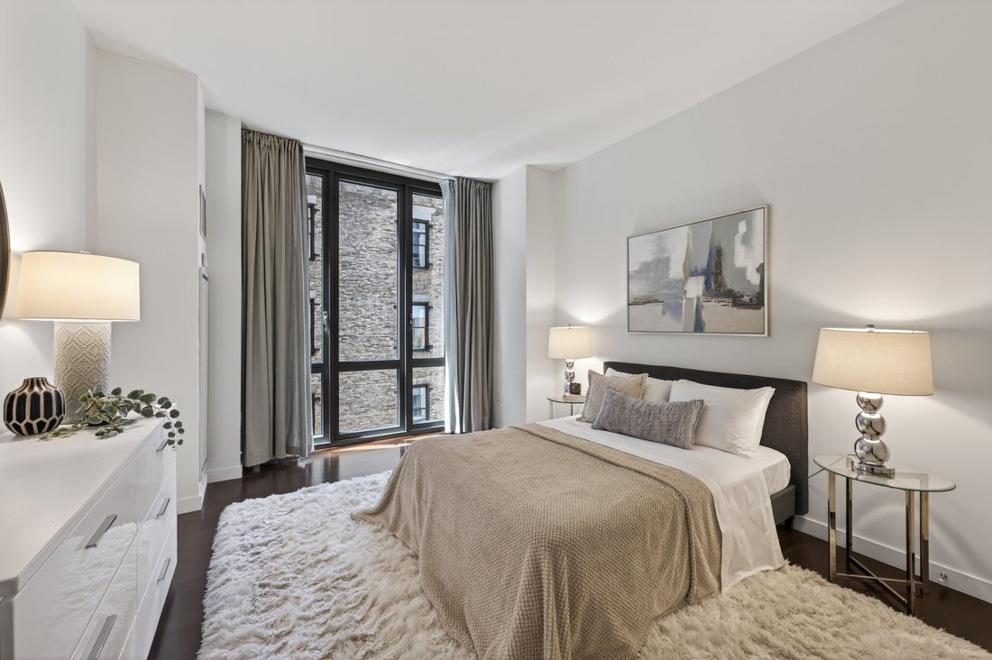 New York, New York, United States 5 - 18646964
