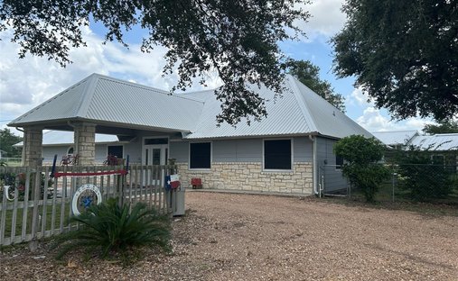 House in Ledbetter, Texas, United States 1