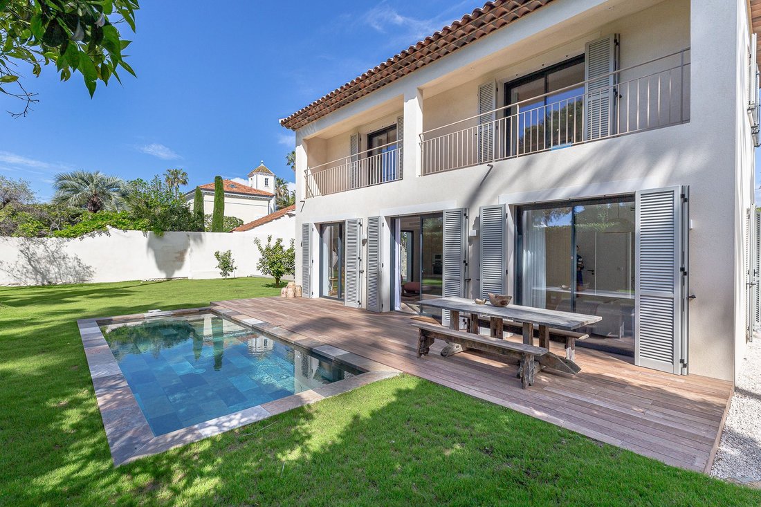 Villa in Vieille Ville, Antibes, France 1 - 18645124