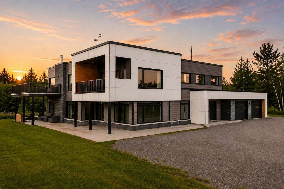 House in Saguenay, Quebec, Canada 1 - 17760219