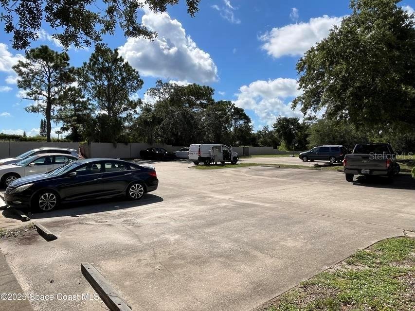 Titusville, Florida, United States 4 - 18646257
