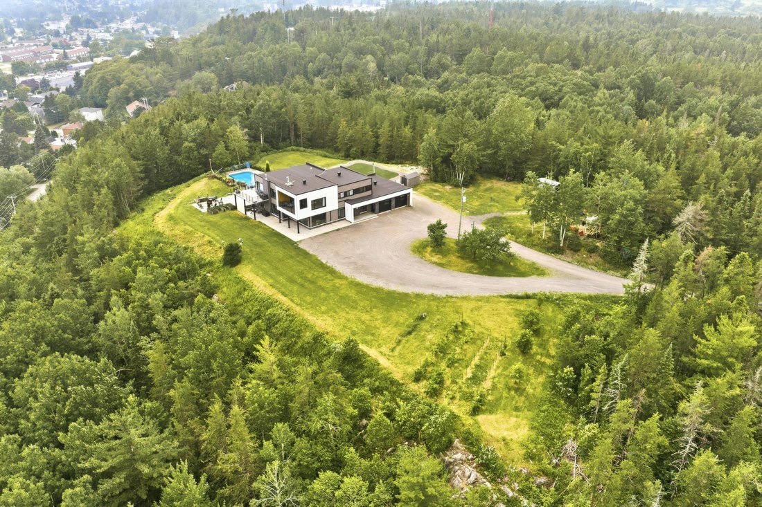 House in Saguenay, Quebec, Canada 5 - 17760219