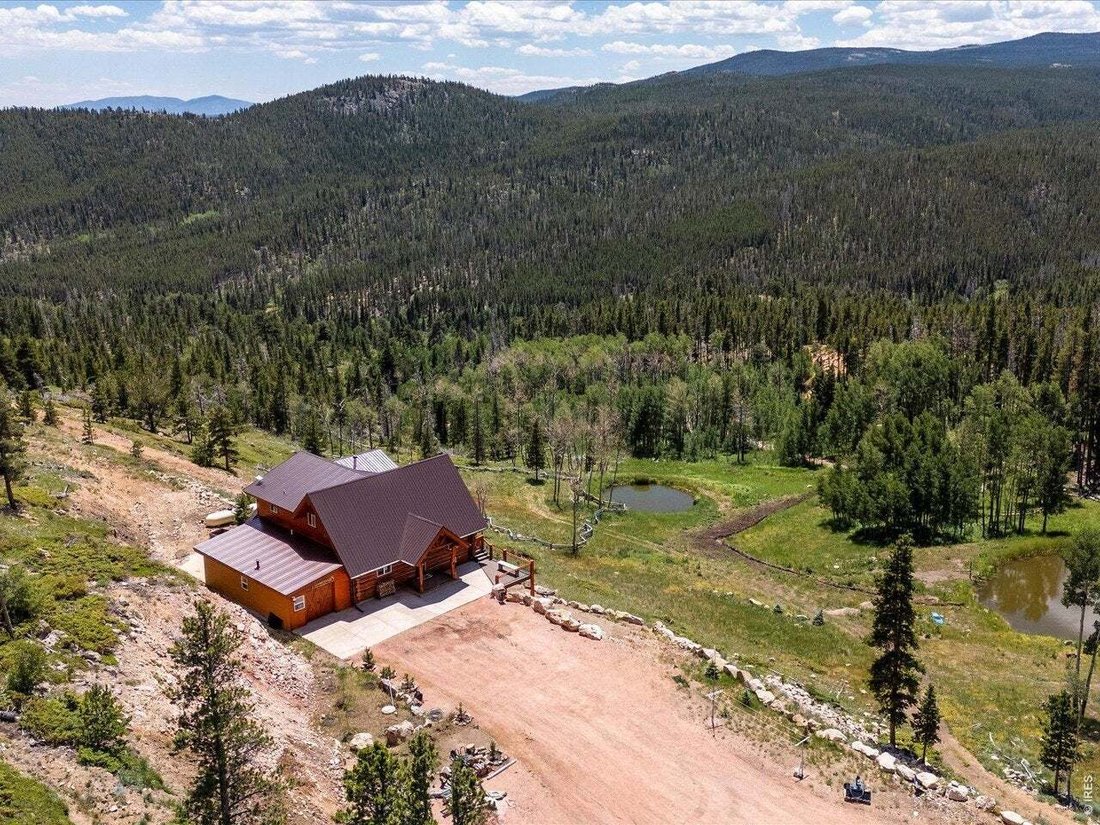Red Feather Lakes, Colorado, United States 1 - 18646053