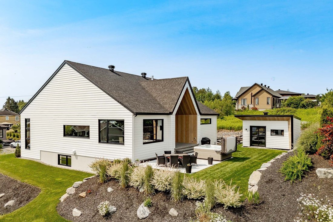 House in Sherbrooke, Quebec, Canada 2 - 17655980