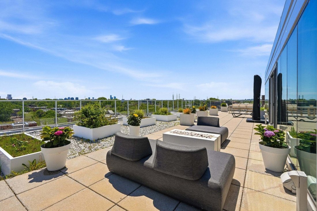 Condo in Montréal, Quebec, Canada 1 - 18020541