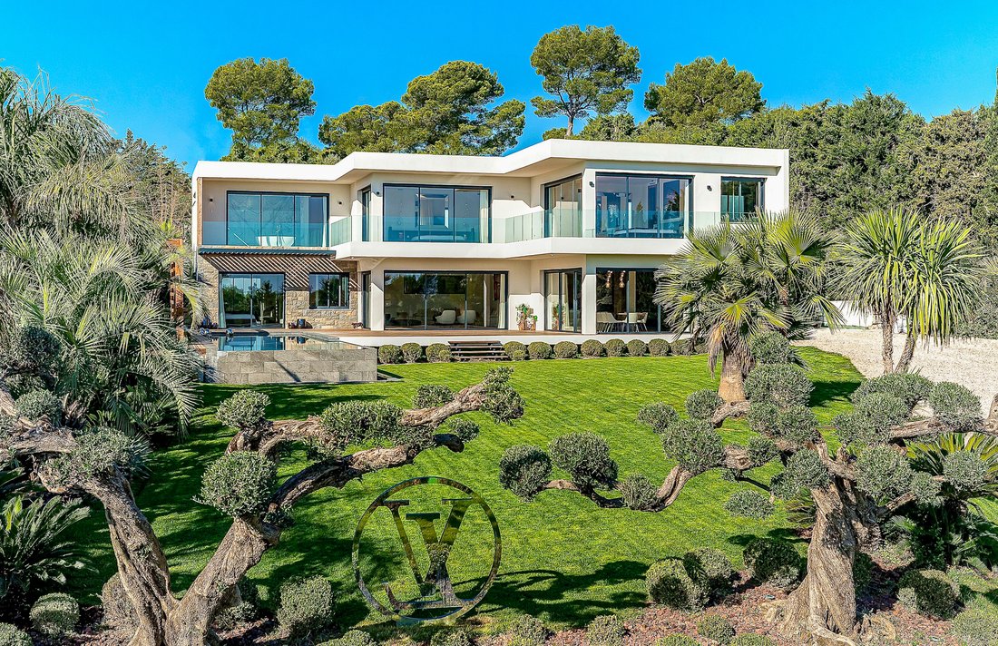 Villa in Mougins, Provence-Alpes-Côte d'Azur, France 1 - 18645222