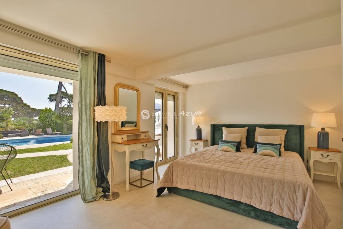 Villa in Vieille Ville, Antibes, France 5 - 18645294