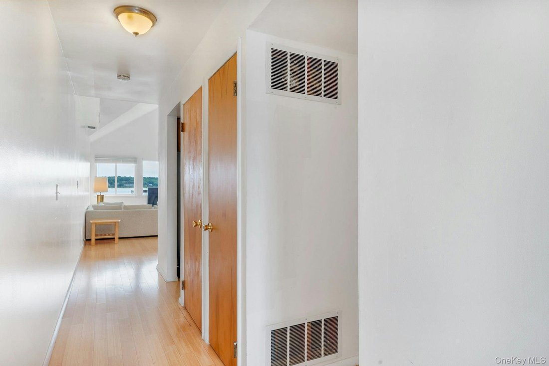 Condo in East Marion, New York, United States 2 - 18646689