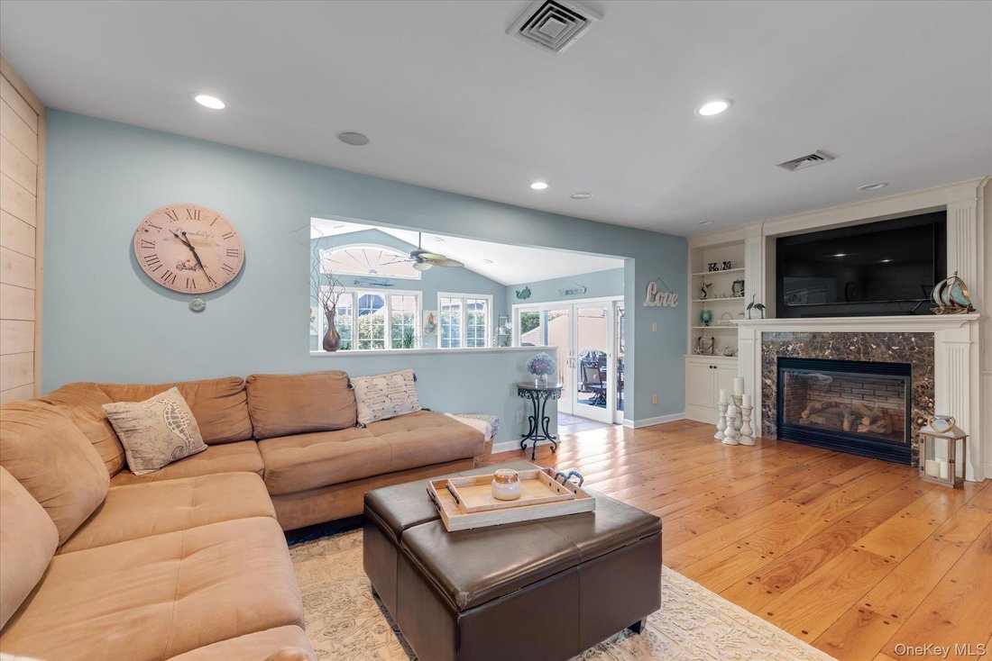 House in Bay Shore, New York, United States 2 - 18646705