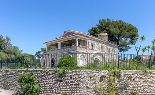 Villa in Saint-Paul-de-Vence, Provence-Alpes-Côte d'Azur, France 1