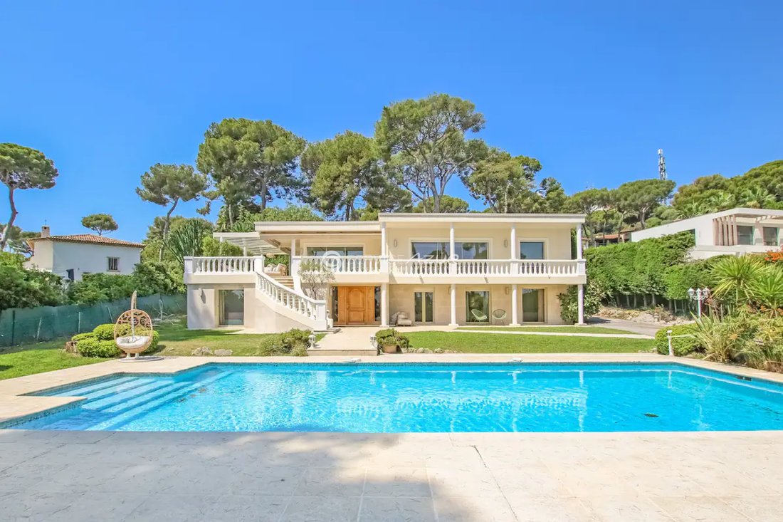 Villa in Vieille Ville, Antibes, France 2 - 18645294