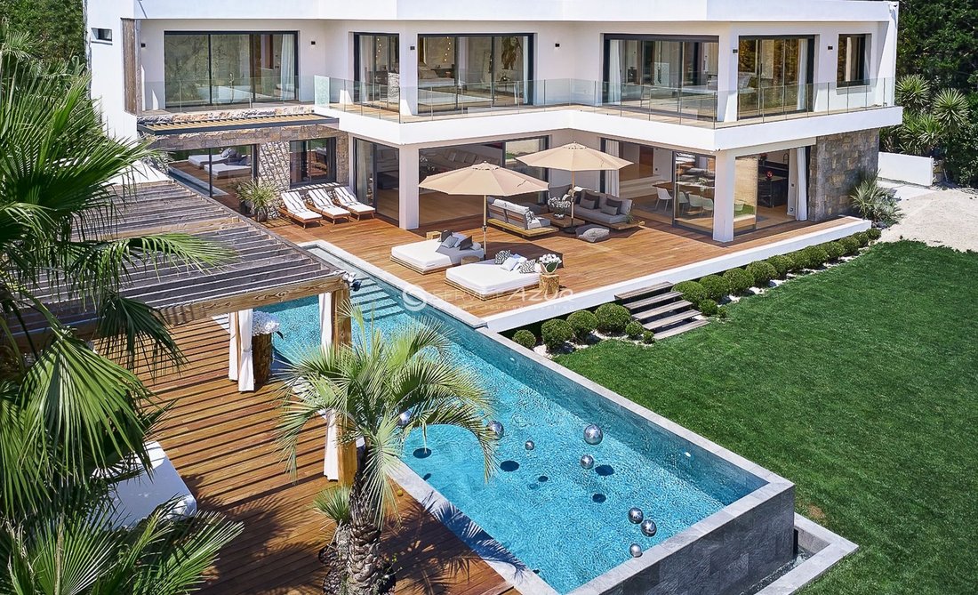 Villa in Mougins, Provence-Alpes-Côte d'Azur, France 2 - 18645222