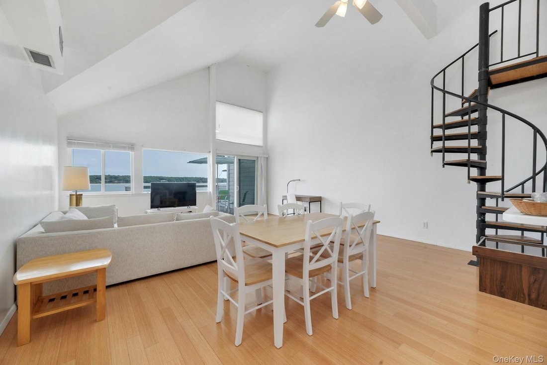 Condo in East Marion, New York, United States 3 - 18646689