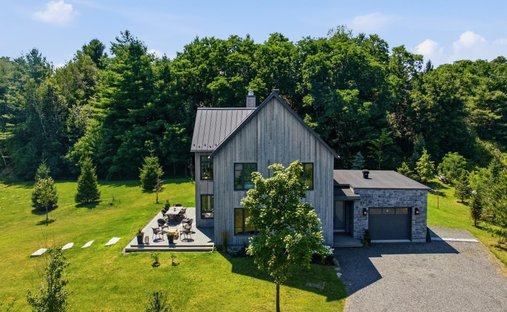 House in Waterloo, Quebec, Canada 1