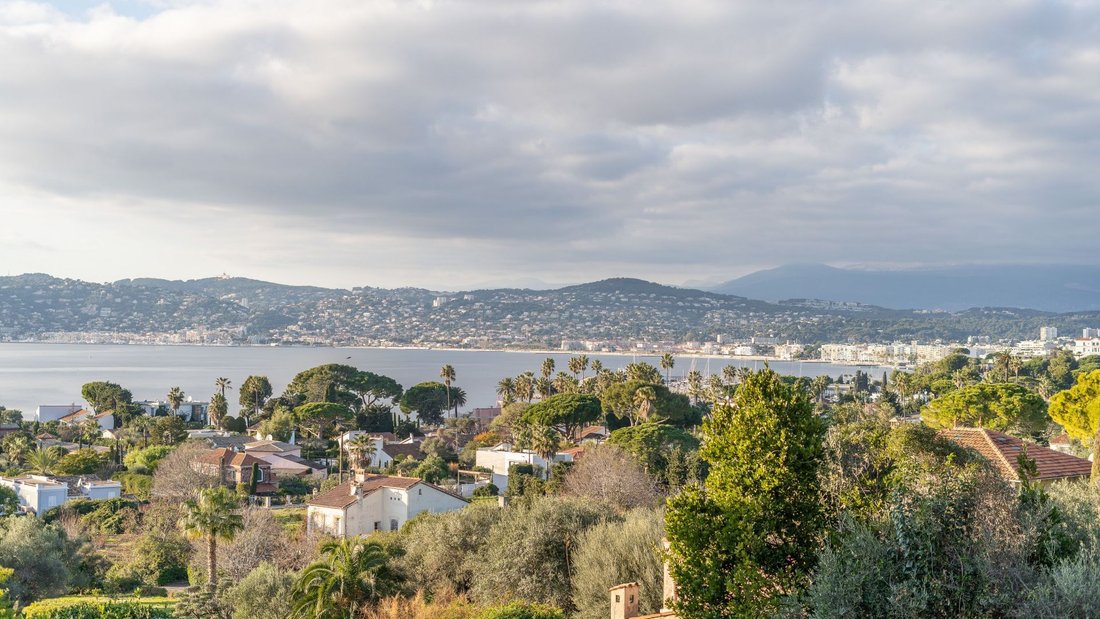 Apartment in Vieille Ville, Antibes, France 1 - 18645224