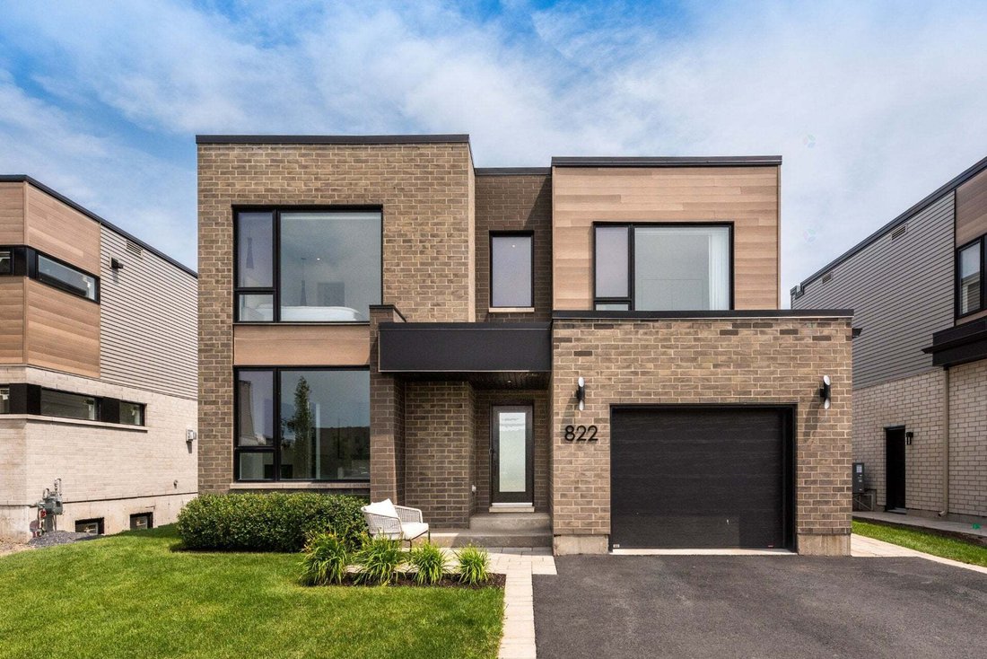 Condo in Sainte-Julie, Quebec, Canada 1 - 18644200