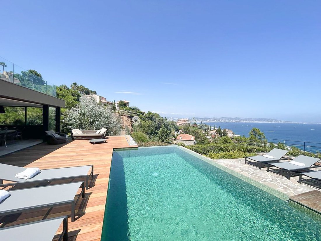 Villa in Théoule-sur-Mer, Provence-Alpes-Côte d'Azur, France 4 - 18644577
