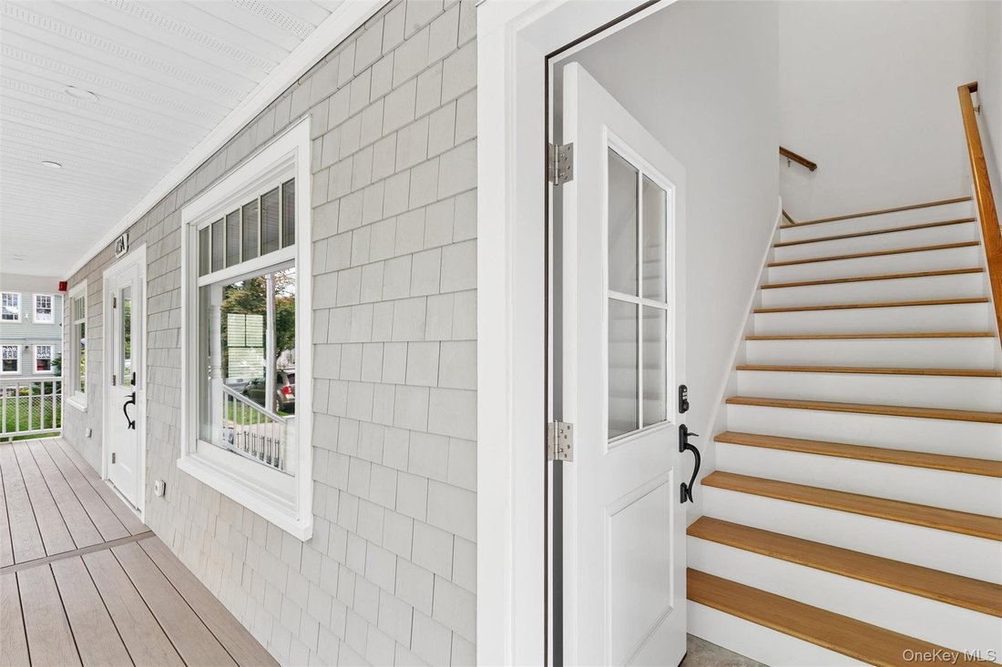 Greenport West, New York, United States 4 - 18646780