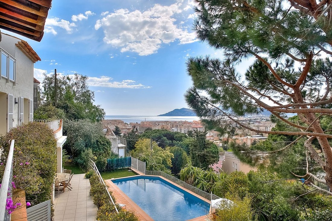 Villa in Cannes, Provence-Alpes-Côte d'Azur, France 1 - 18645005