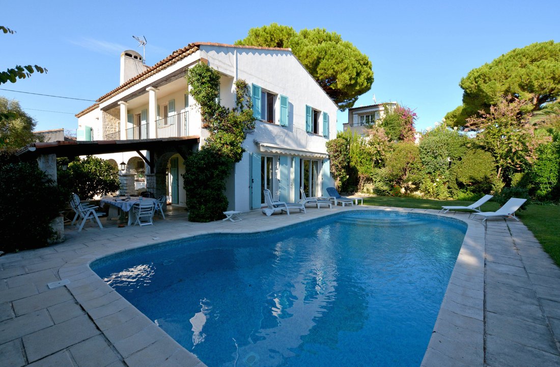 Villa in Vieille Ville, Antibes, France 1 - 18644453