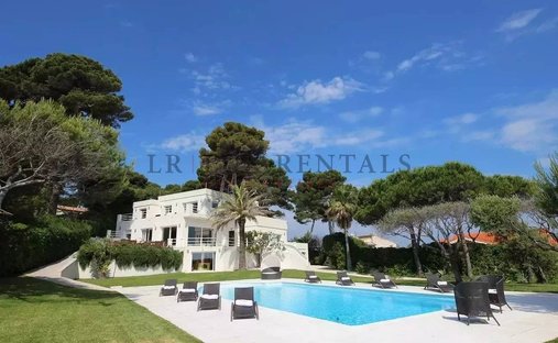 Villa in Antibes, Provence-Alpes-Côte d'Azur, France 1