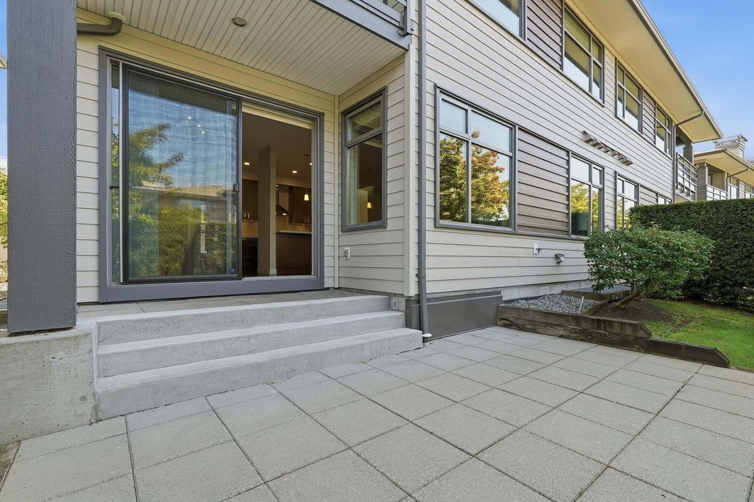 Townhouse in Surrey, British Columbia, Canada 4 - 18643501