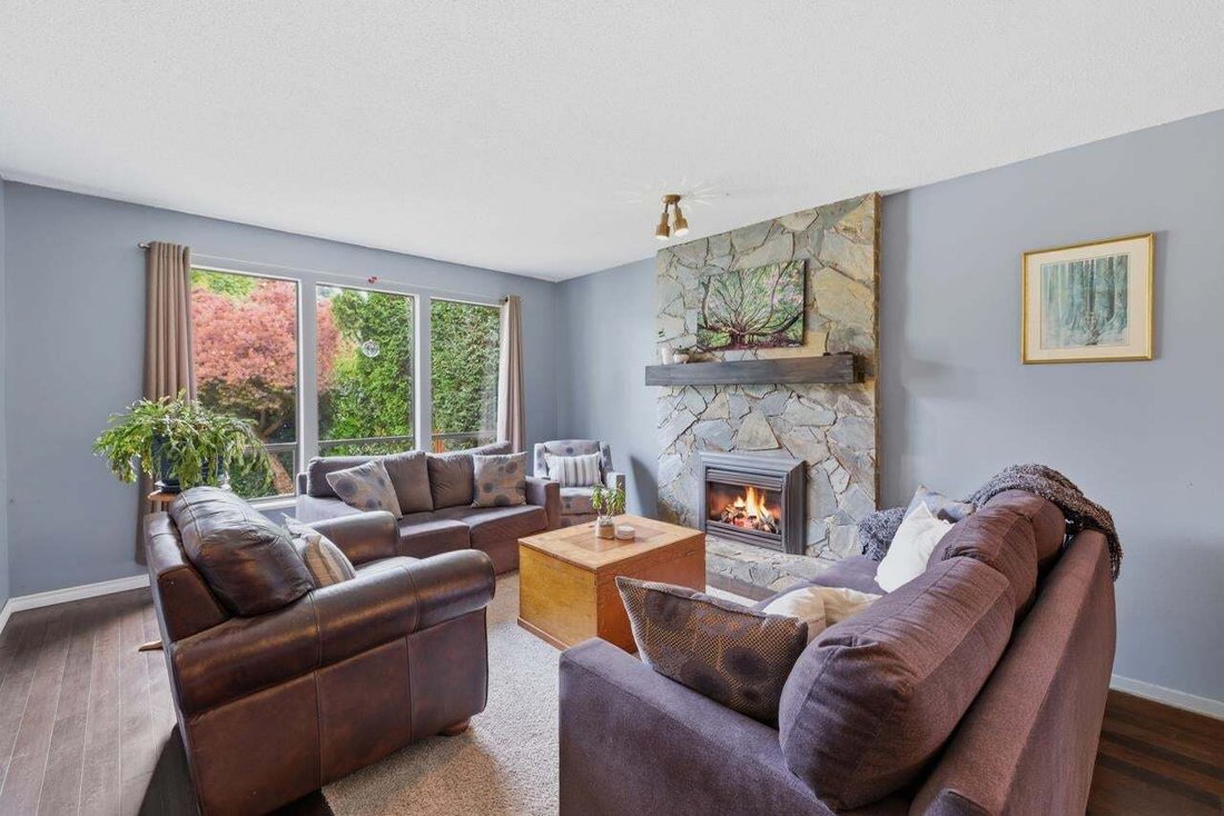 House in Surrey, British Columbia, Canada 5 - 18643361