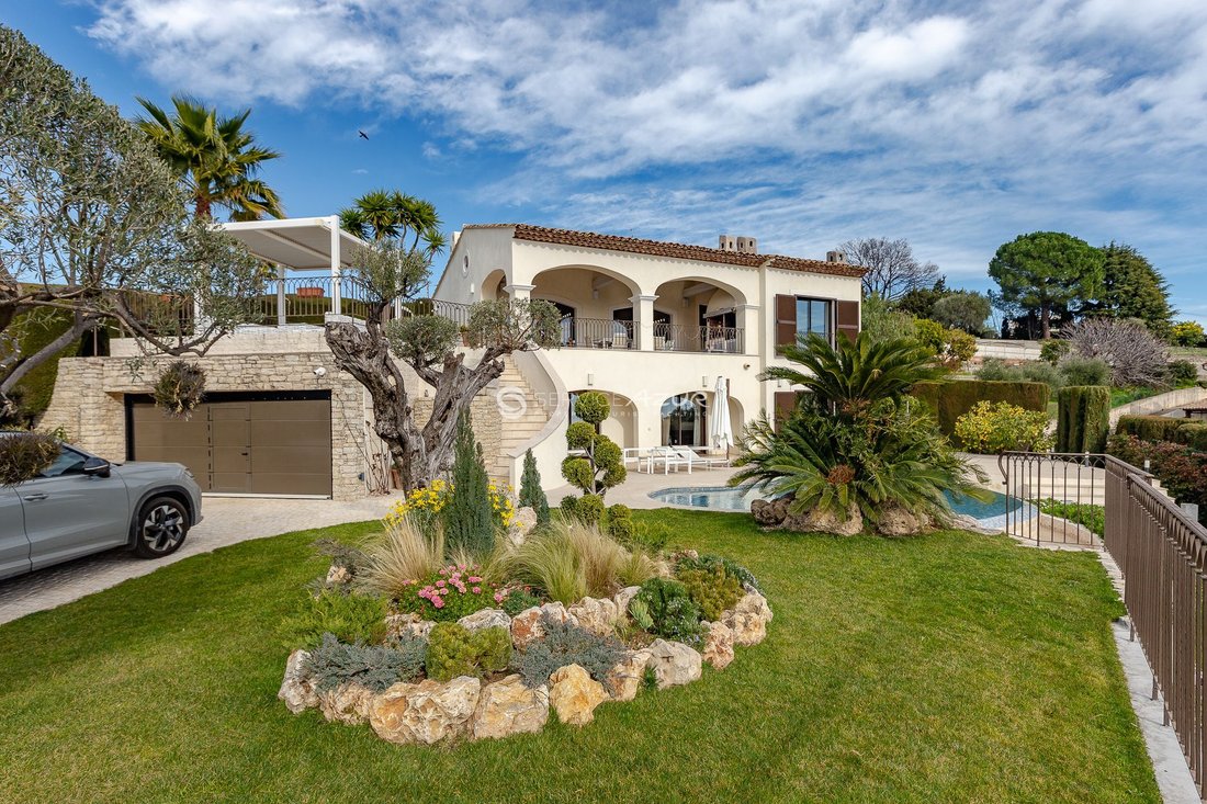 Villa in Centre-Haut de Cagnes, Cagnes-sur-Mer, France 3 - 18645309