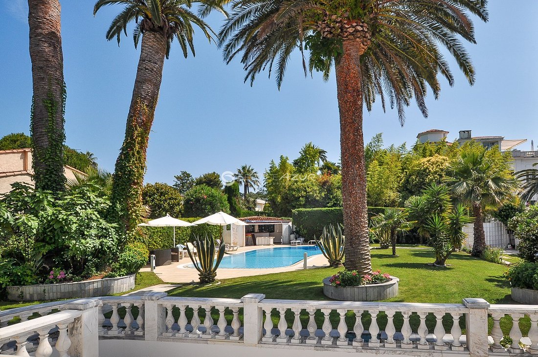 Villa in Vieille Ville, Antibes, France 3 - 18644340