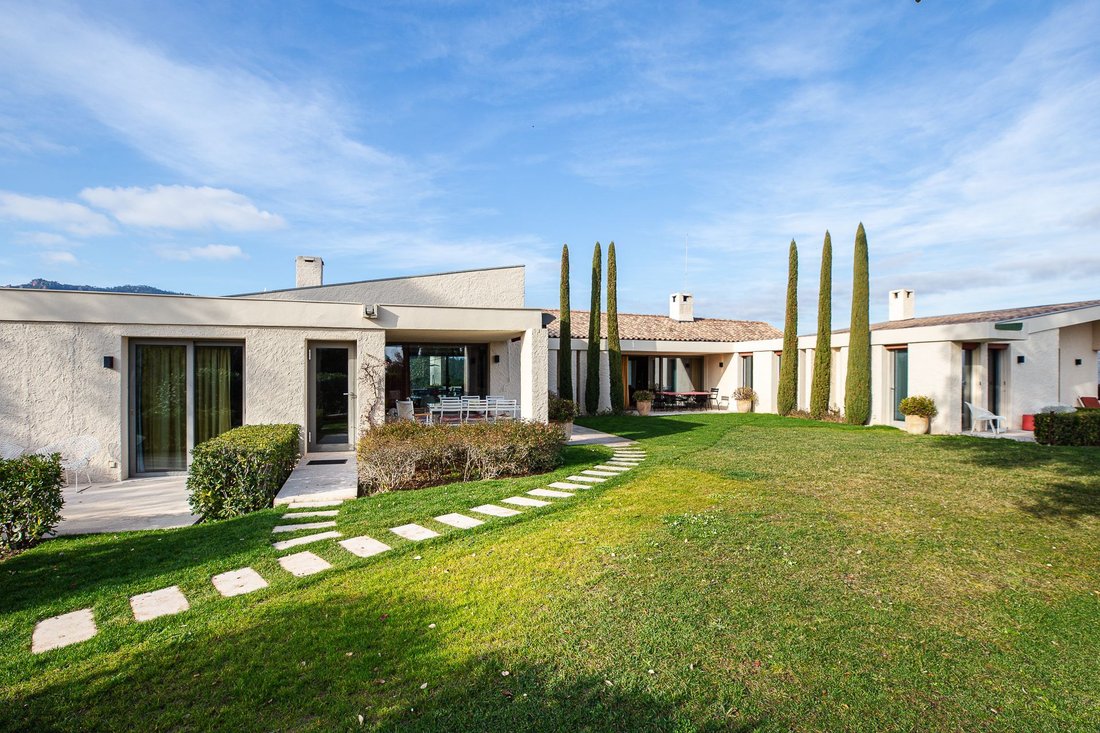 Villa in Le Cottage, Mandelieu-la-Napoule, France 1 - 18645070