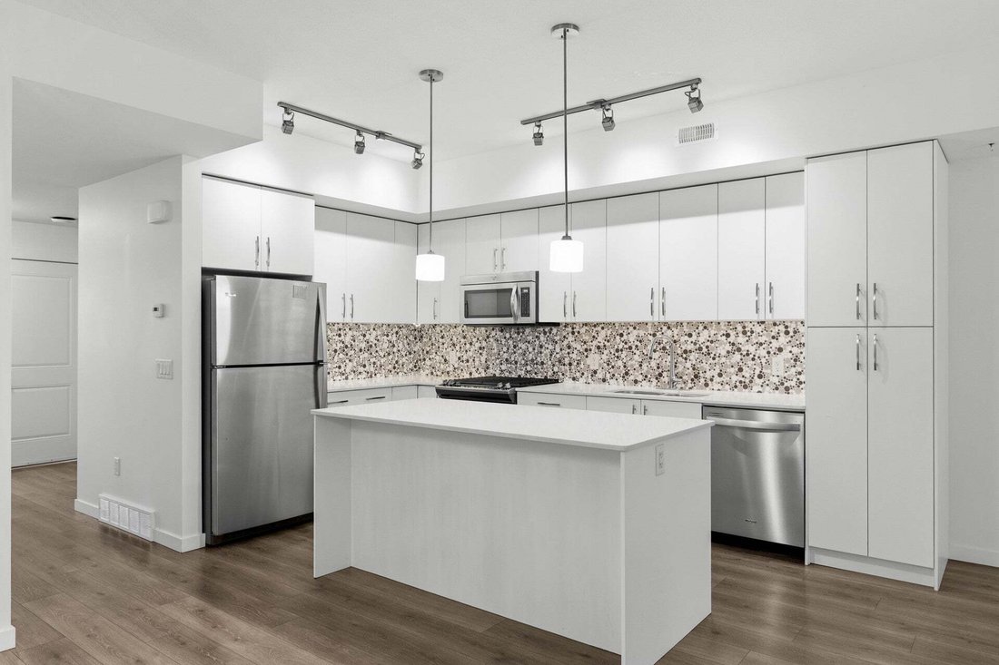 Townhouse in Kelowna, British Columbia, Canada 2 - 18642986