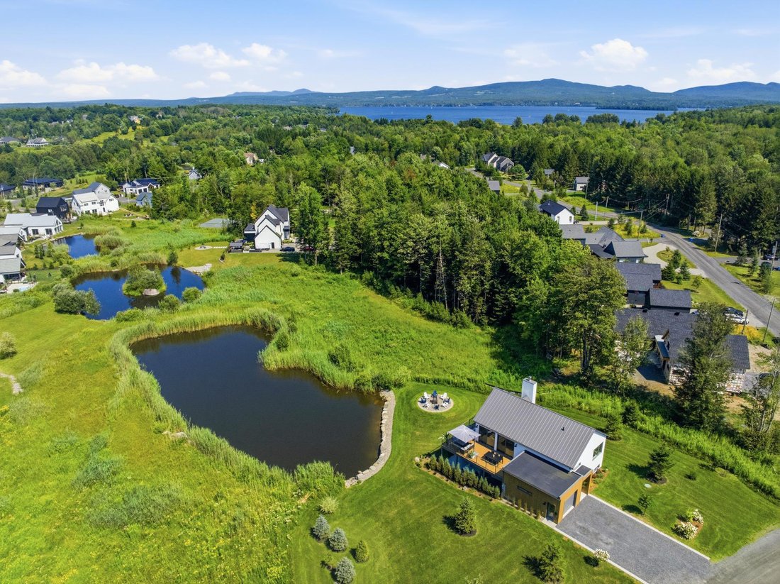 House in Lac-Brome, Quebec, Canada 4 - 18643603