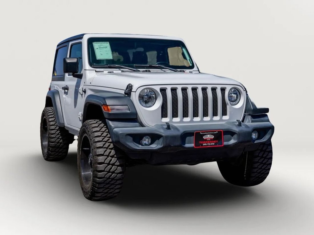 Suv in Fort Bliss, Texas, United States 1 - 12529233