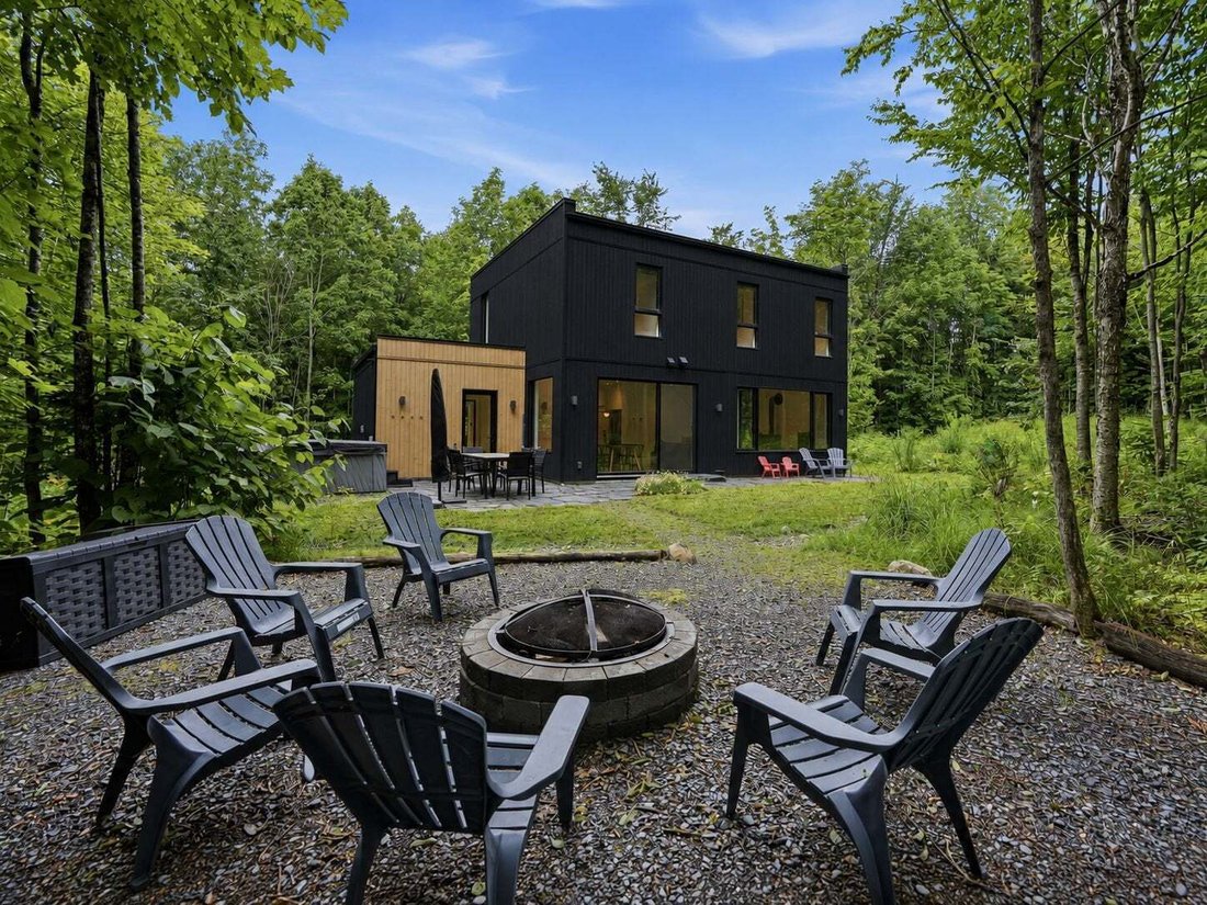 House in Eastman, Quebec, Canada 3 - 18643355