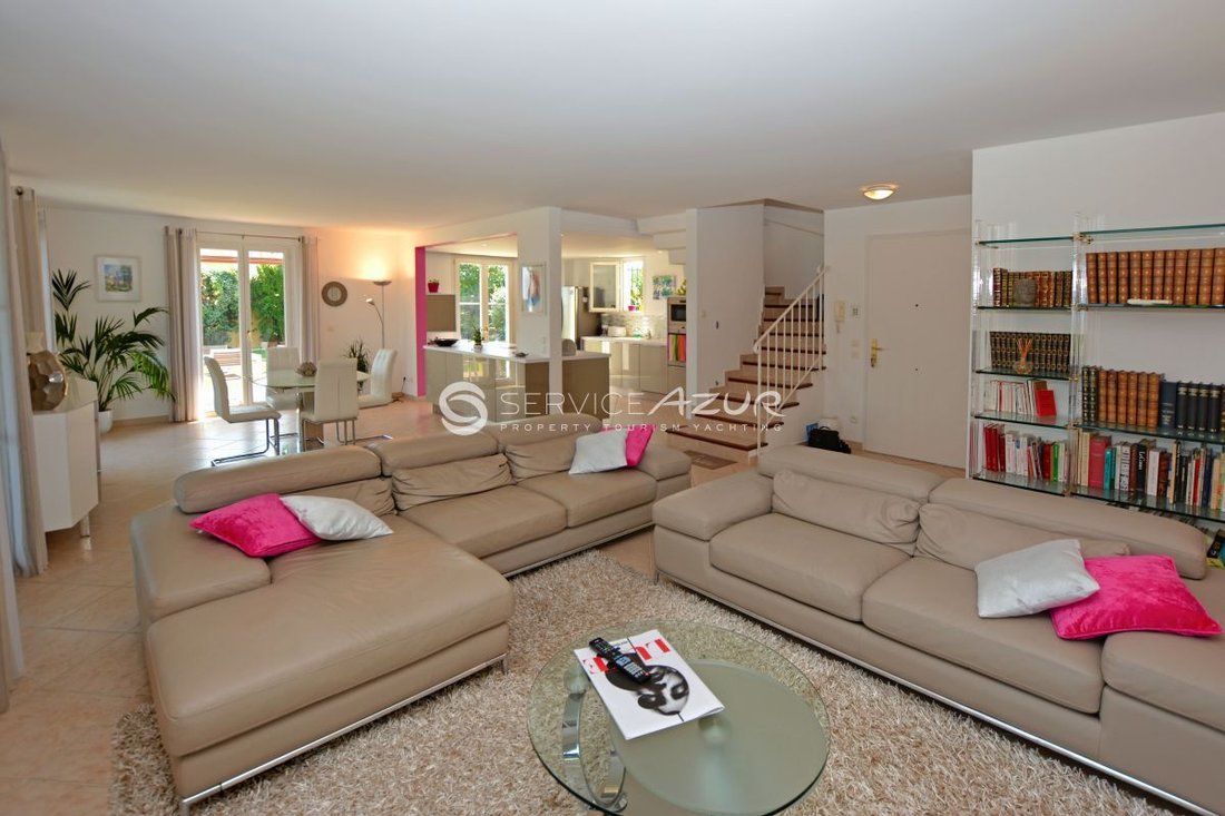 Villa in Village, Villeneuve-Loubet, France 4 - 18644877