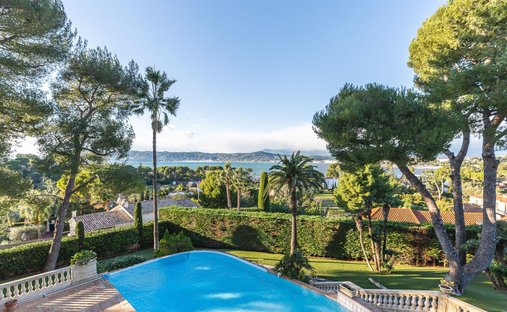 Villa in Vieille Ville, Antibes, France 1