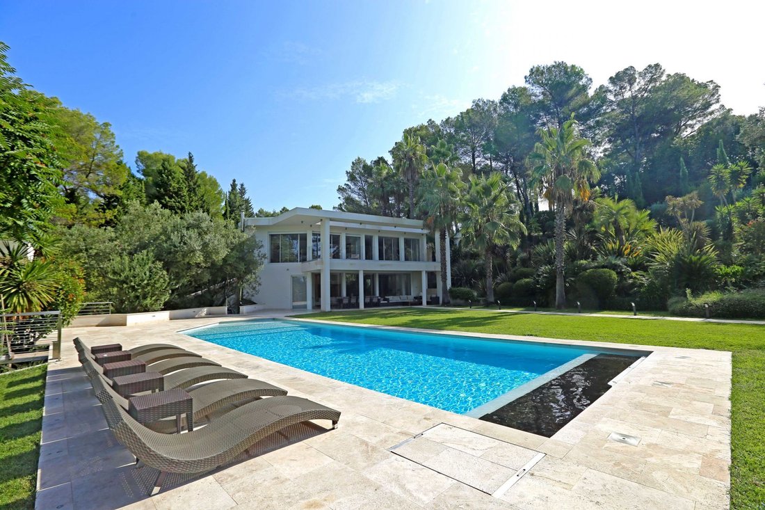 Villa in Mougins, Provence-Alpes-Côte d'Azur, France 1 - 18644980