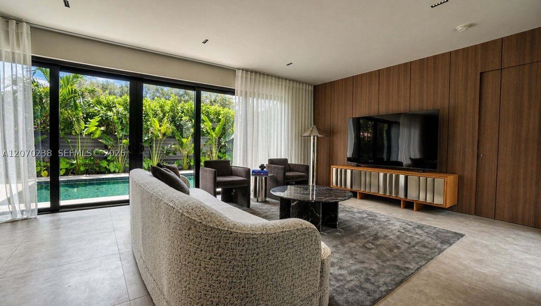 House in North Miami Beach, Florida, United States 5 - 18646155