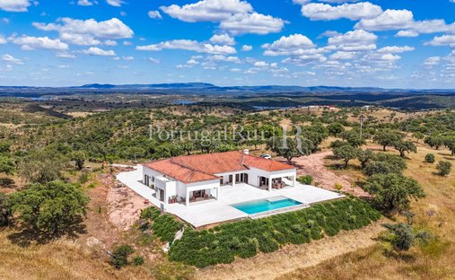 Finca in Alandroal (Nossa Senhora da Conceicao), Sao Bras dos Matos (Mina do Bugalho) e Juromenha (Nossa Senhora do Loreto), Évora District, Portugal 1
