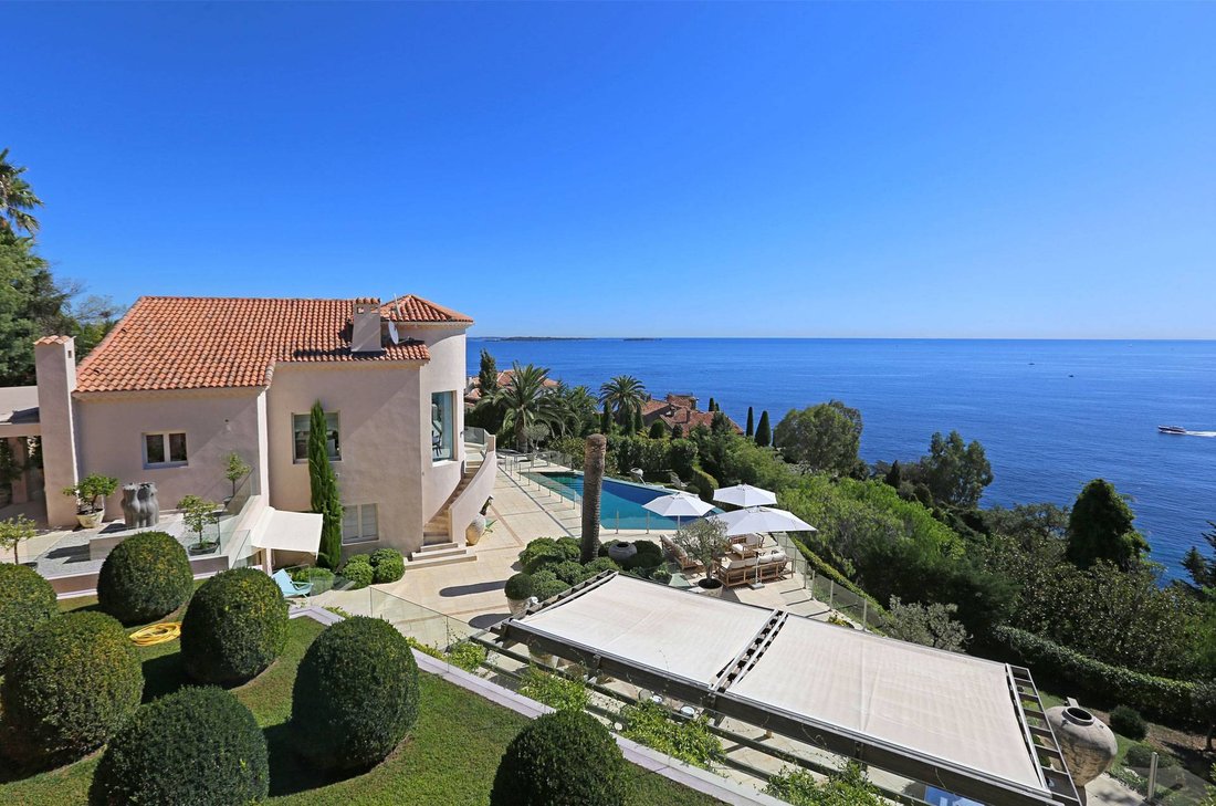 Villa in Théoule-sur-Mer, Provence-Alpes-Côte d'Azur, France 1 - 18644610