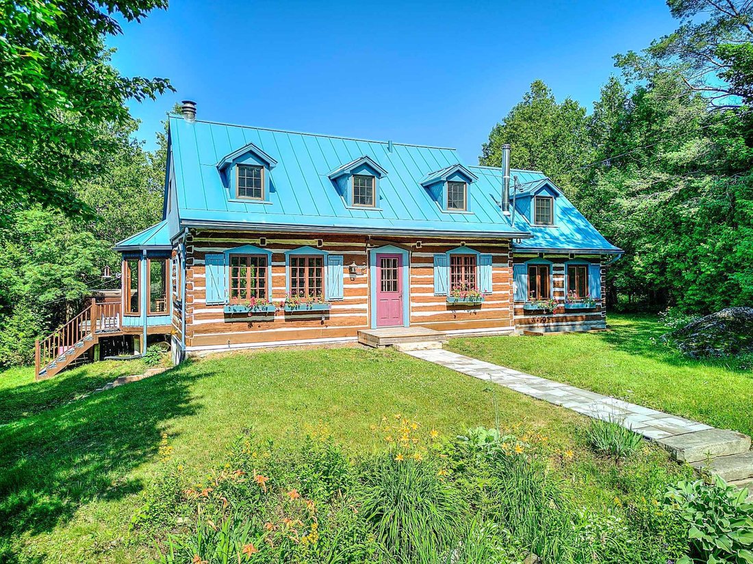 House in Saint-Adolphe-d'Howard, Quebec, Canada 3 - 18643939