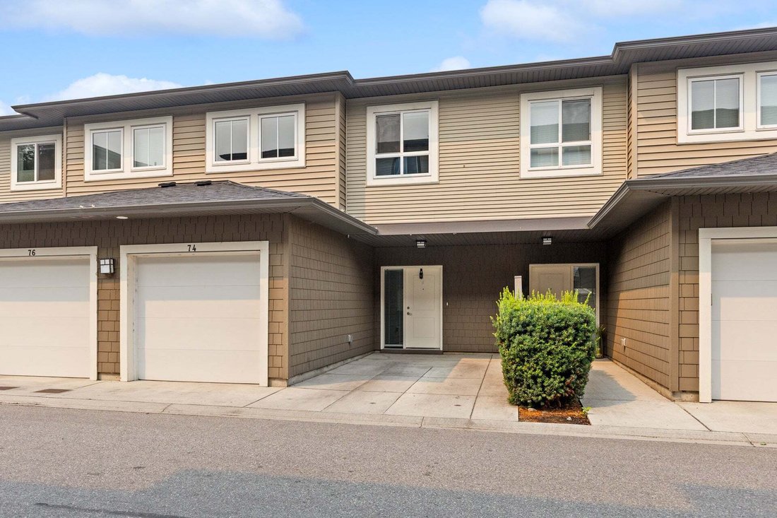 Townhouse in Kelowna, British Columbia, Canada 1 - 18642986