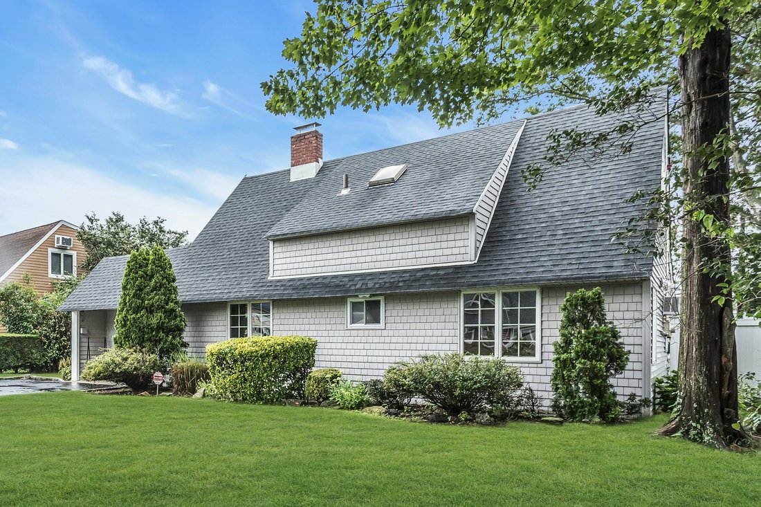 House in Levittown, New York, United States 3 - 18577733
