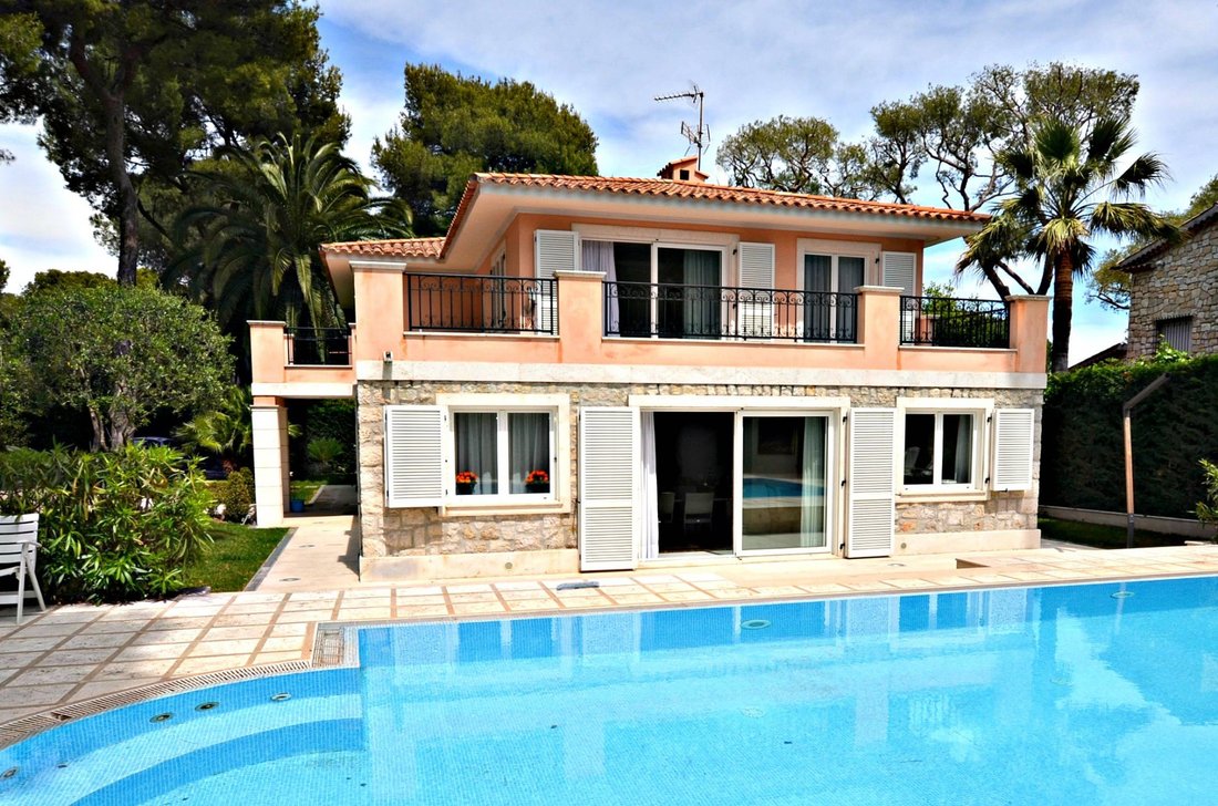 Villa in Saint-Jean-Cap-Ferrat, Provence-Alpes-Côte d'Azur, France 1 - 18644763