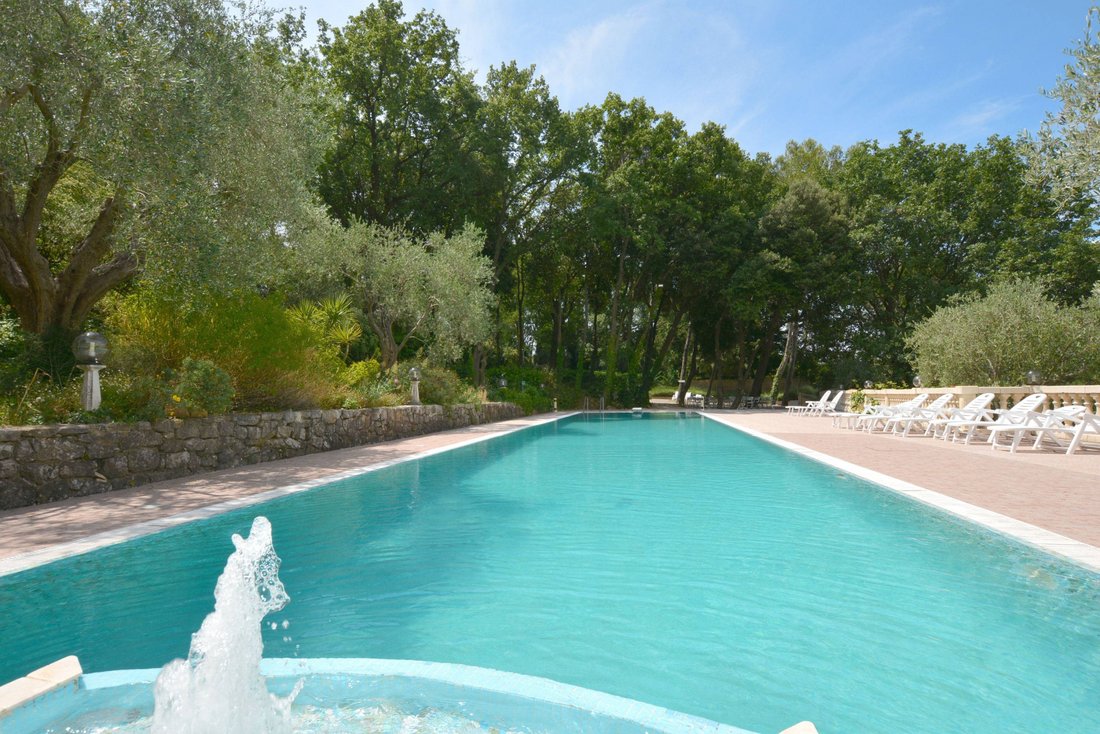 Villa in Mougins, Provence-Alpes-Côte d'Azur, France 1 - 18644520