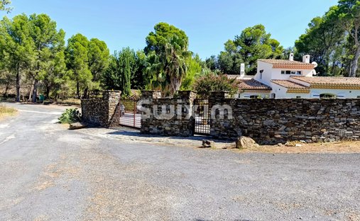 Estate in Les Platanes, Perpignan, France 1