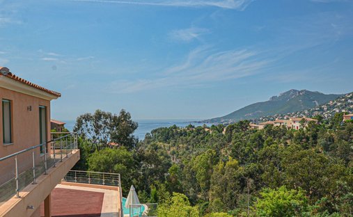 Villa in Théoule-sur-Mer, Provence-Alpes-Côte d'Azur, France 1