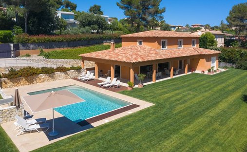 Villa in Village-Saint Julien-Saint Pierre, Biot, France 1