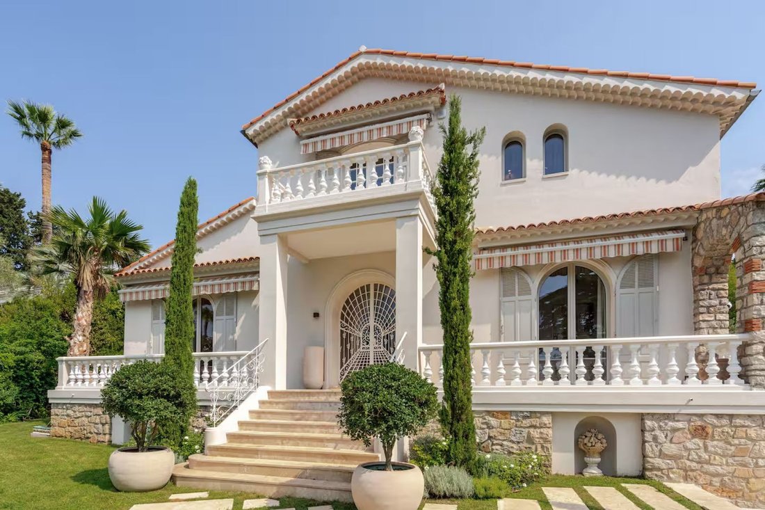 Villa in Cannes, Provence-Alpes-Côte d'Azur, France 1 - 18645329