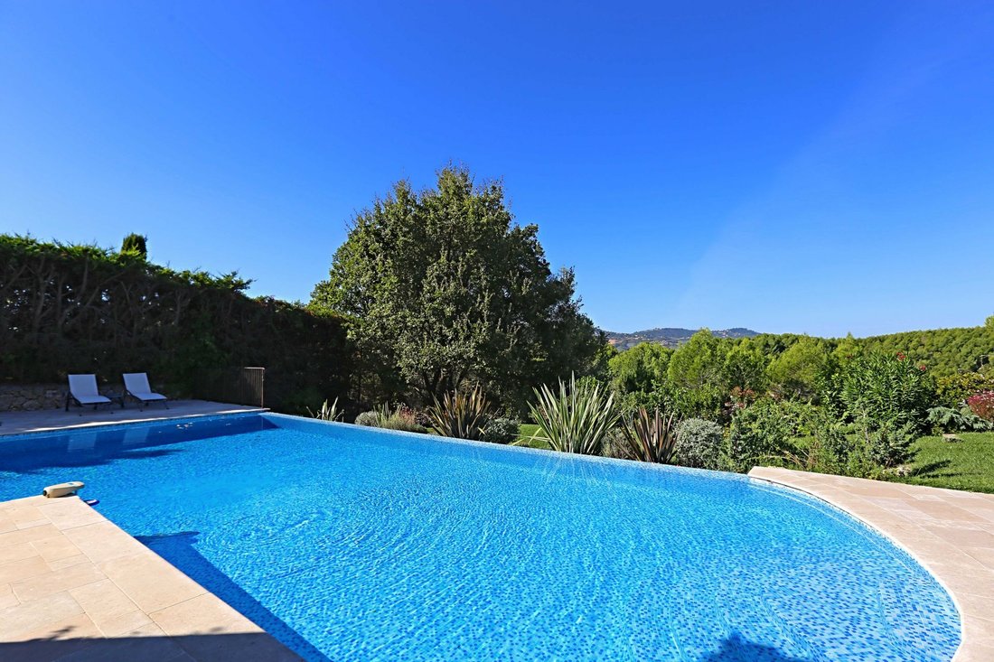 Villa in Mougins, Provence-Alpes-Côte d'Azur, France 1 - 18644944